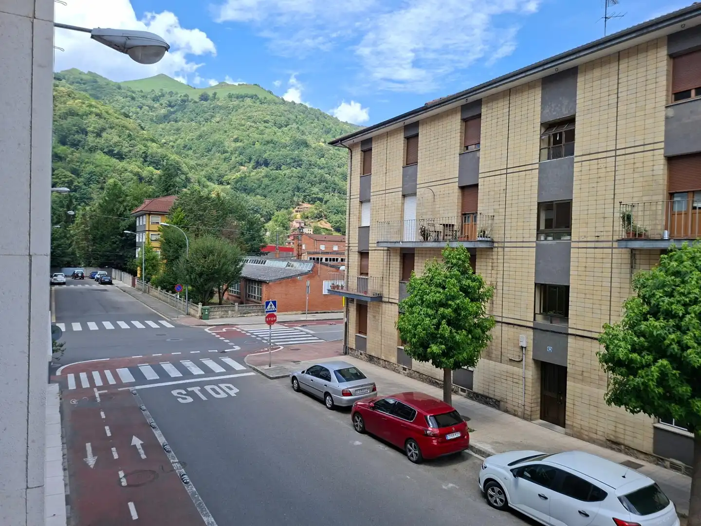 Vista exterior de Dúplex en venta en Laviana con Parquet y Trastero
