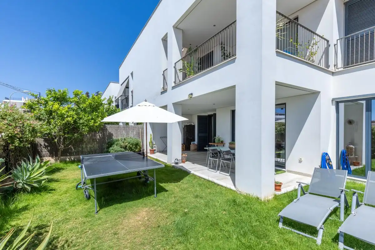 Terrasse von Erdgeschoss zum Verkauf in Santa Eulària des Riu mit Klimaanlage, Heizung und Schwimmbad