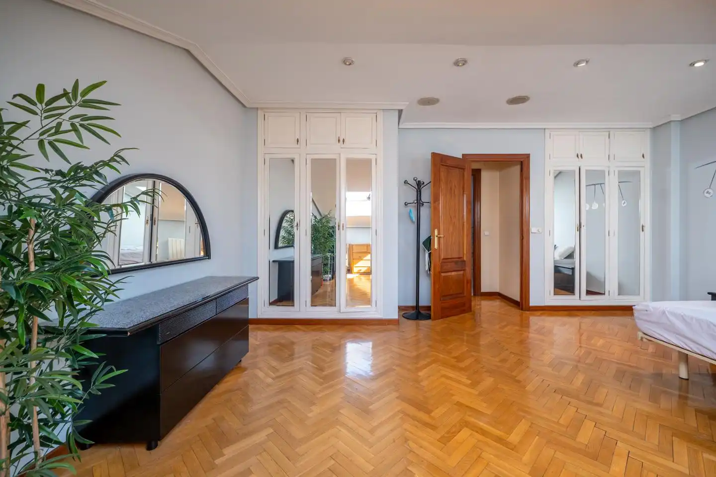 Wohnung zum Verkauf in Ávila mit Klimaanlage, Parkett und Terrasse