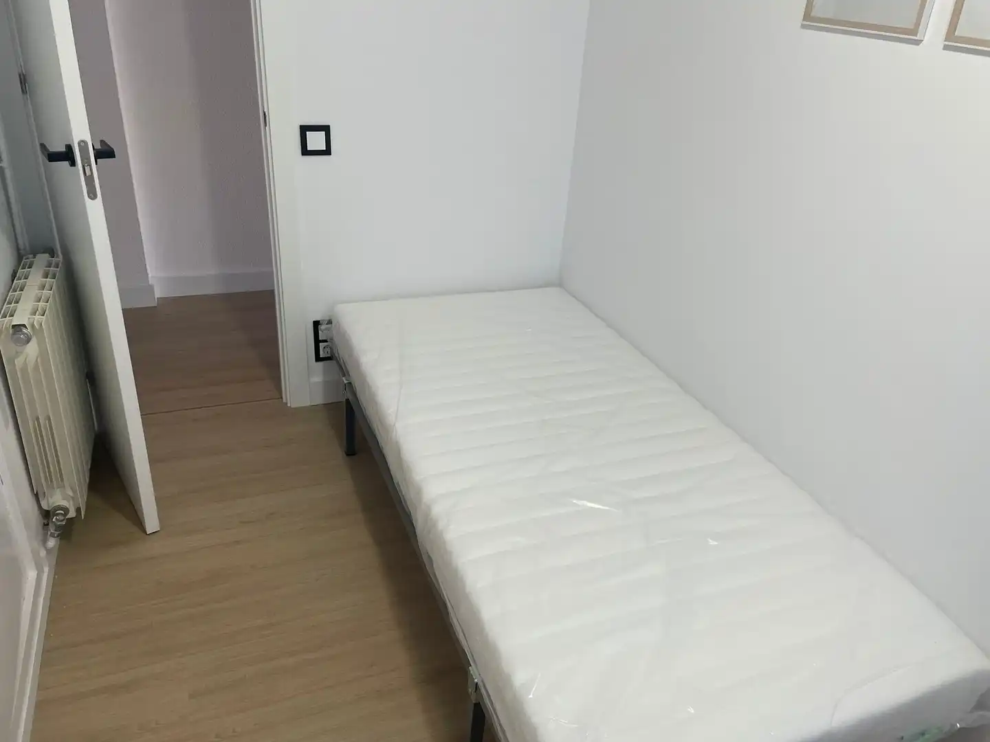 Habitación de Ático de alquiler en Tarragona con Aire acondicionado, Calefacción y Parquet