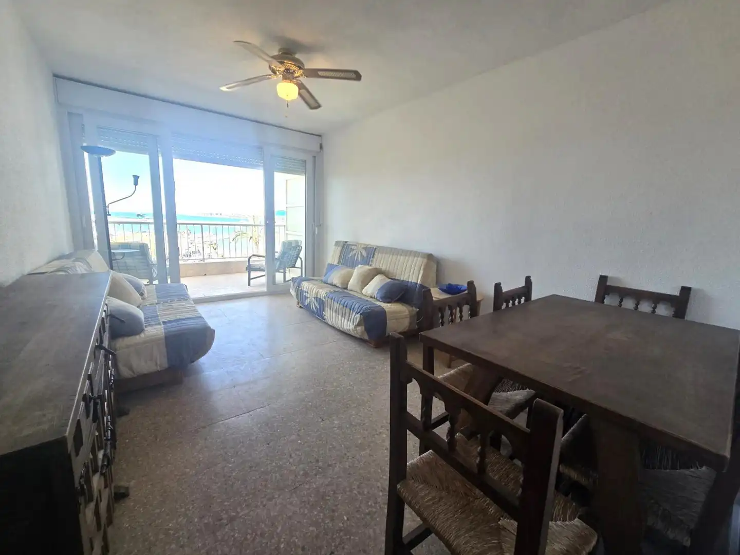 Sala de estar de Apartamento en venta en Torrevieja con Jardín privado, Terraza y Amueblado