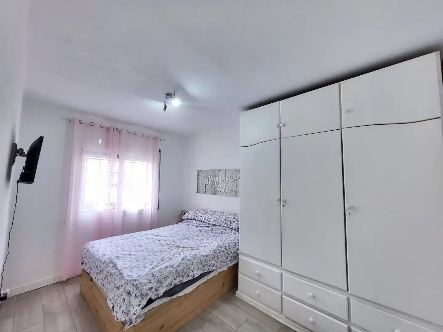 Habitación de Casa adosada en venta en Esparreguera con Aire acondicionado, Calefacción y Jardín privado