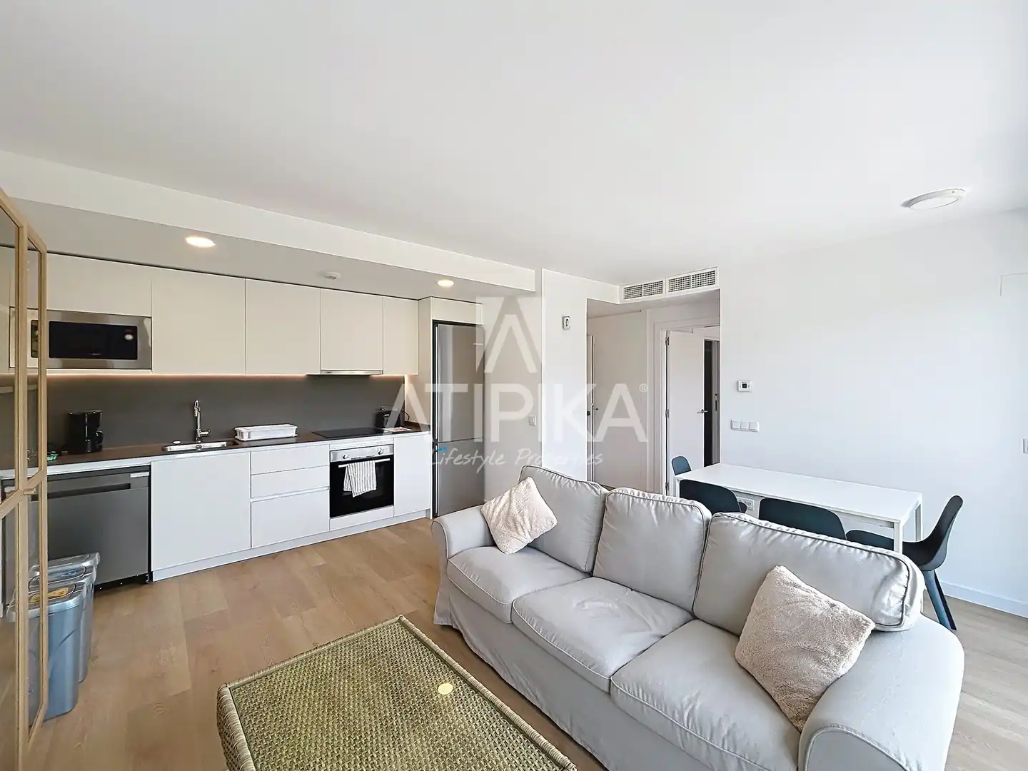 Living room of Flat for rent in Barcelona  with Air Conditioner, Parquet flooring and Storage room