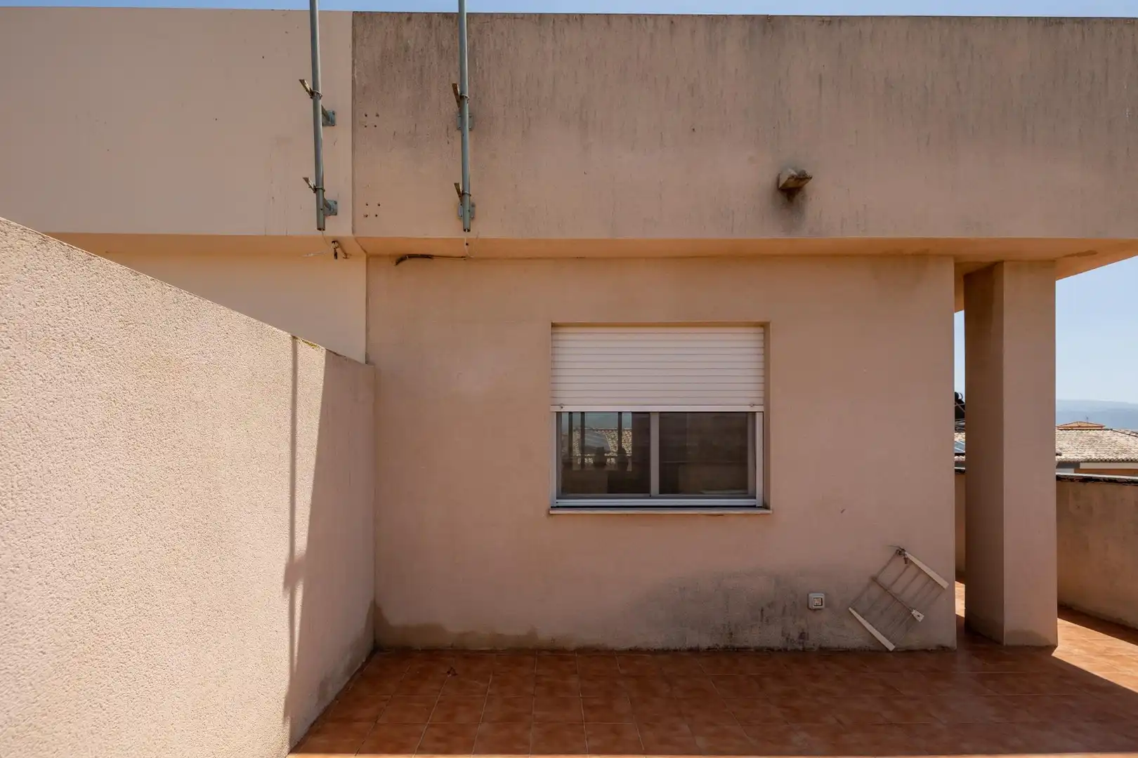 Vista exterior de Casa adosada en venda en Vegas del Genil amb Aire condicionat, Calefacció i Jardí privat