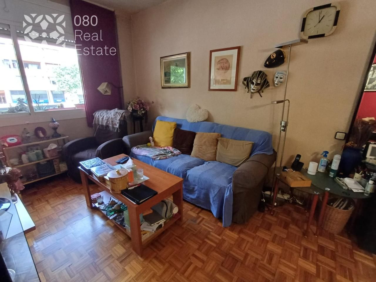 Living room of Flat for sale in  Barcelona Capital  with Parquet flooring and Furnished