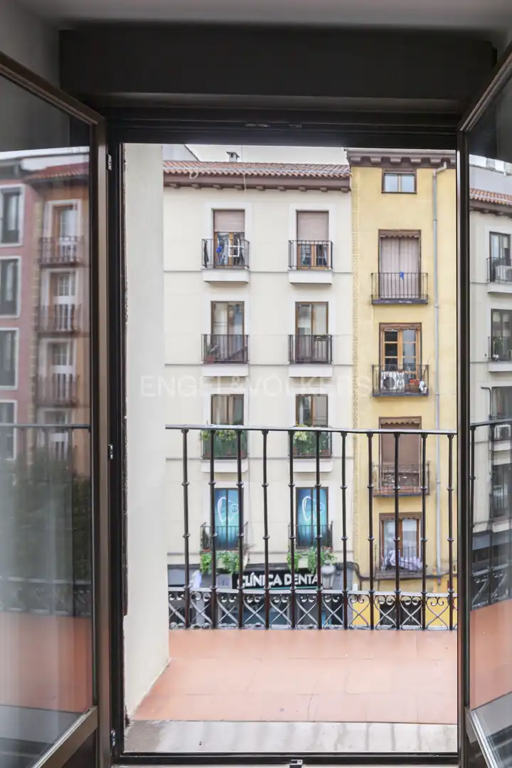 Balcony of Flat for rent in Madrid  with Air Conditioner, Heating and Furnished