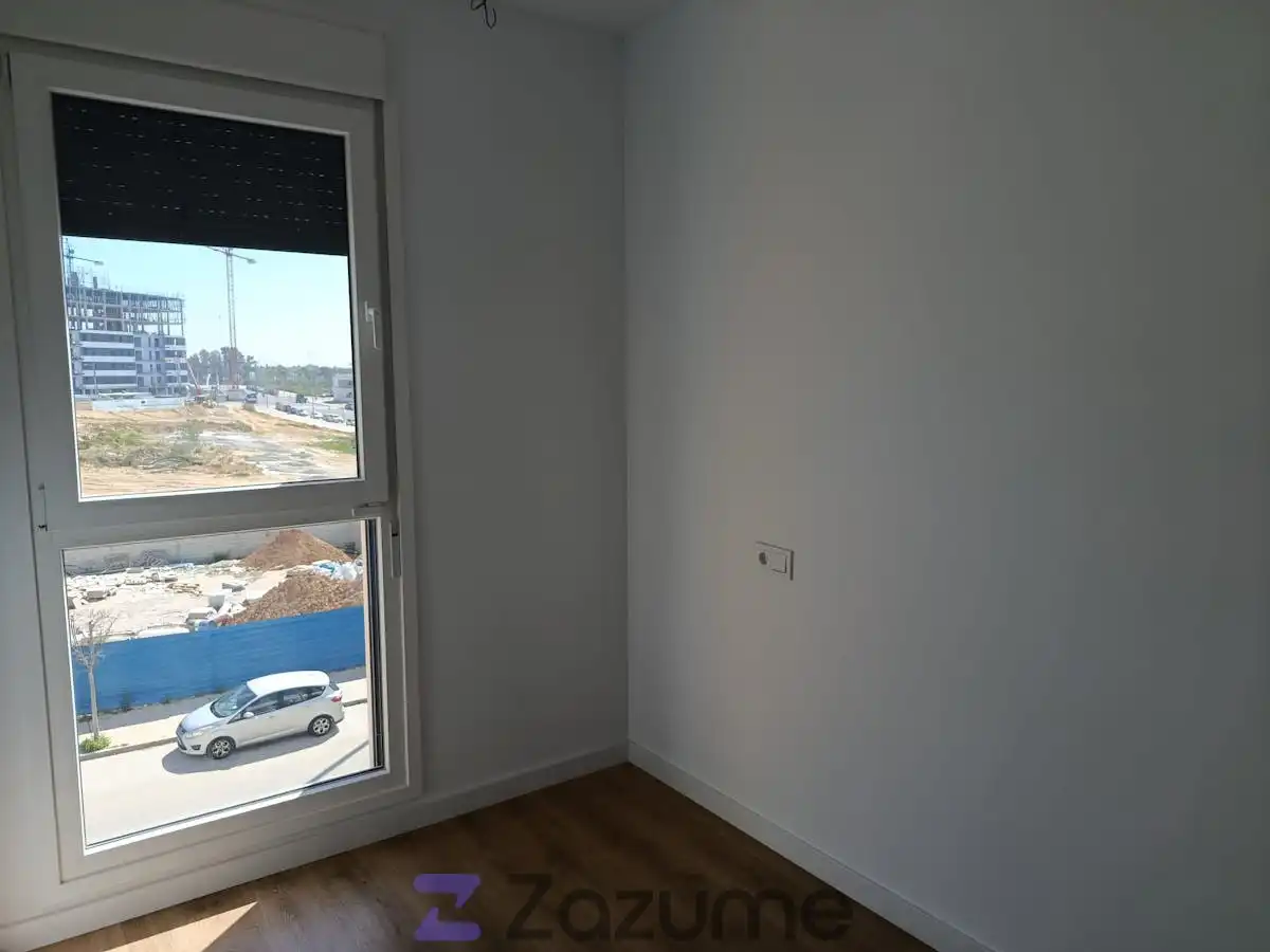 Schlafzimmer von Wohnung zur Miete in Dos Hermanas mit Klimaanlage, Heizung und Privatgarten