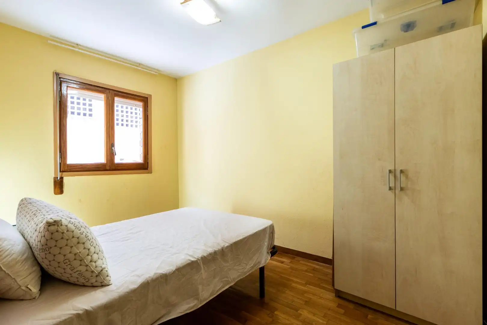 Habitación de Piso en venta en Barcelona con Amueblado