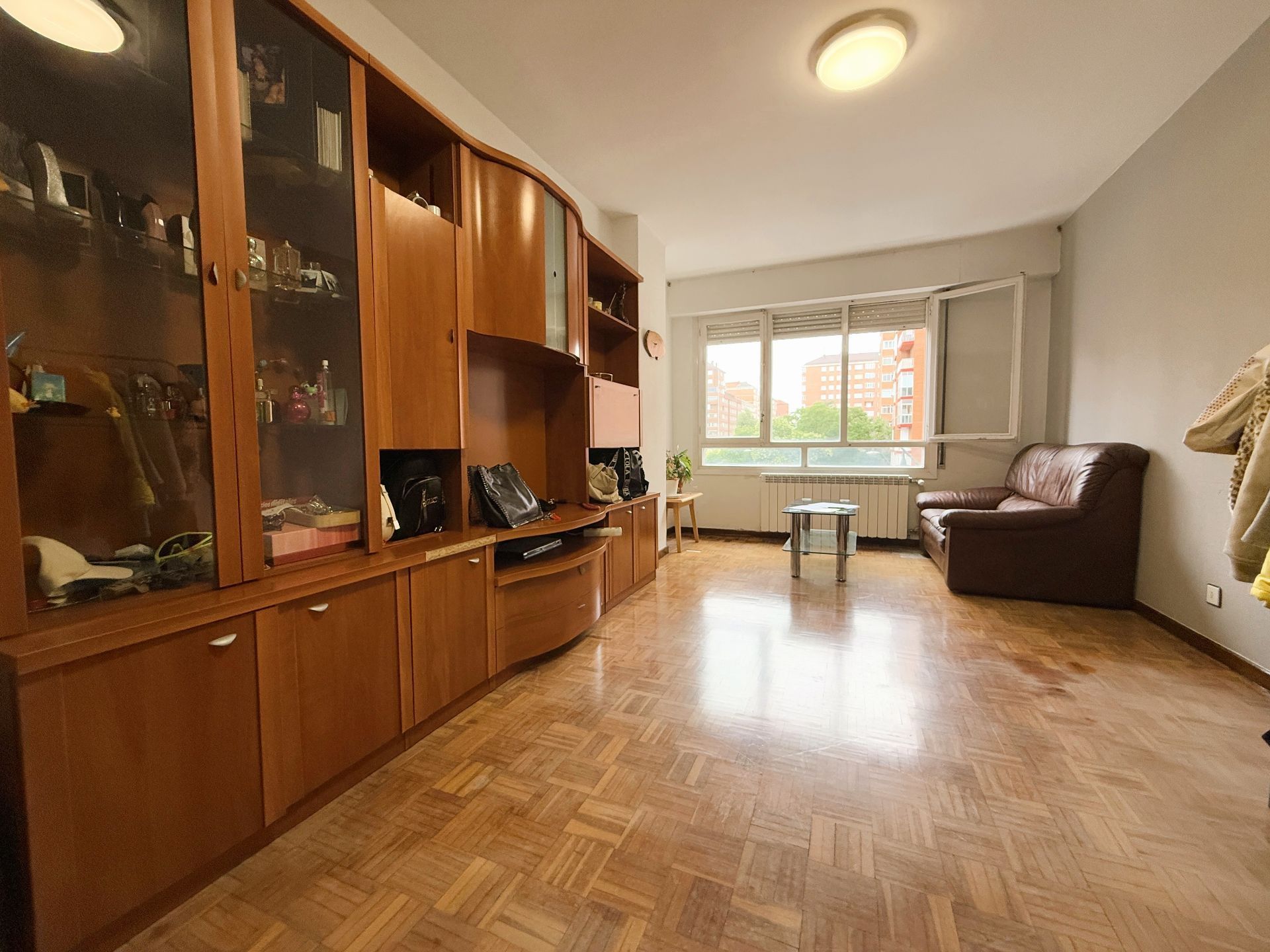 Sala de estar de Piso en venta en Vitoria - Gasteiz con Calefacción, Terraza y Trastero