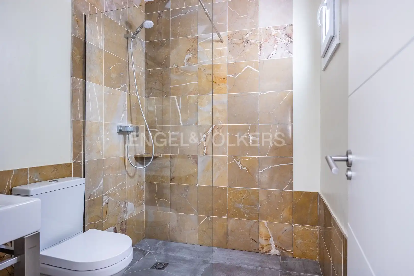 Badezimmer von Country house zum Verkauf in Espartinas mit Klimaanlage, Heizung und Privatgarten