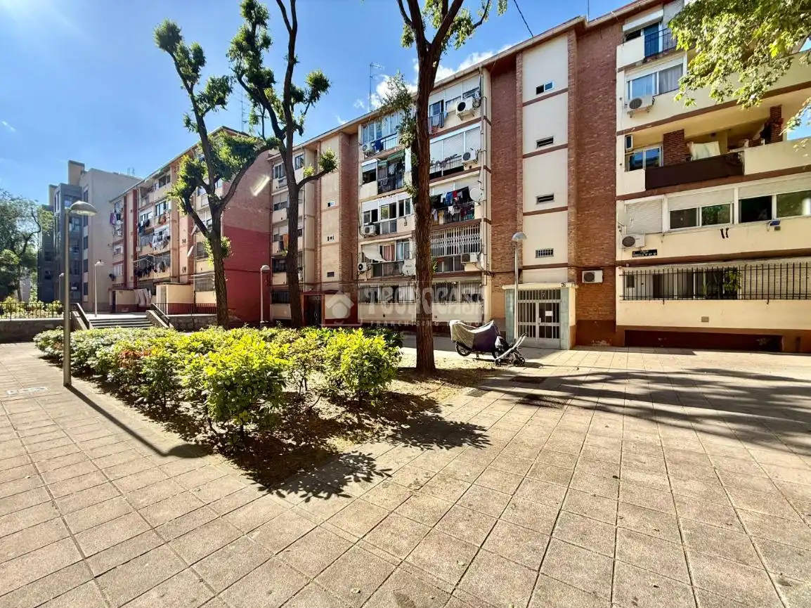 Vista exterior de Piso en venta en Madrid