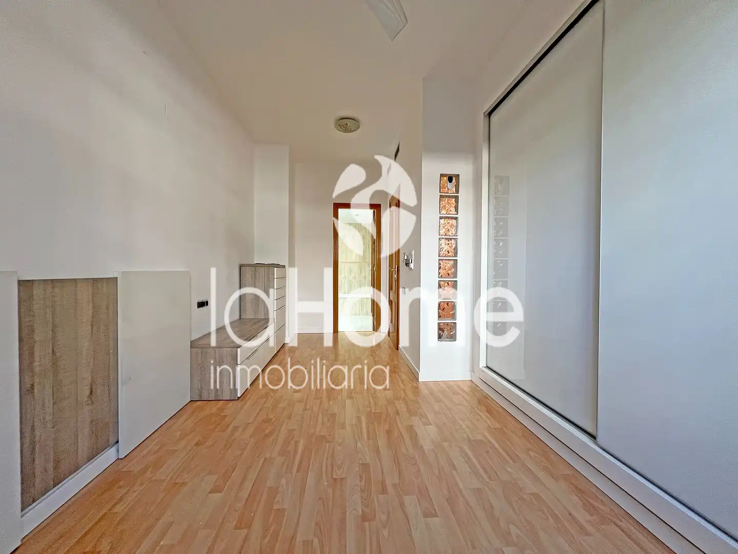 Piso de alquiler en Paterna con Aire acondicionado, Parquet y Terraza