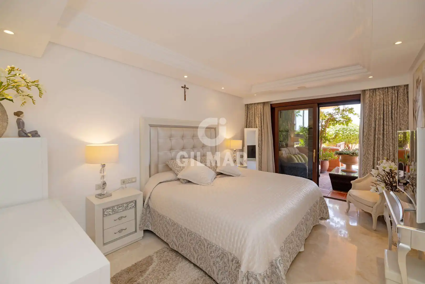 Habitación de Planta baja en venta en Estepona con Calefacción, Jardín privado y Trastero