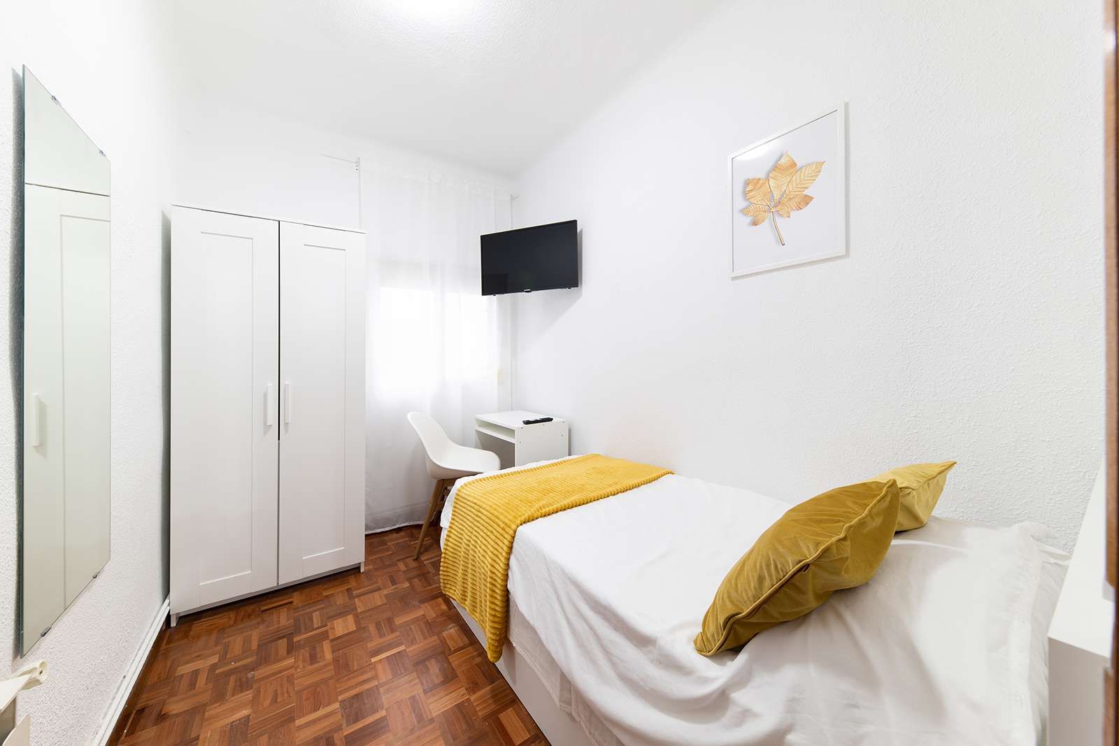 Flat to share in Comillas