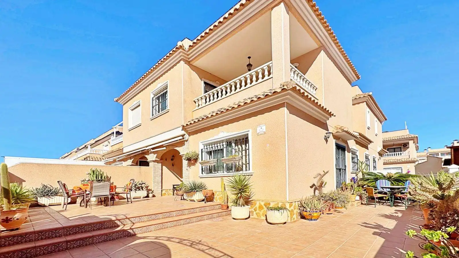Tríplex amb piscina en venda a Orihuela Costa