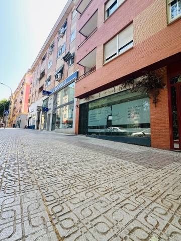 Local comercial en Alquiler en La Estación