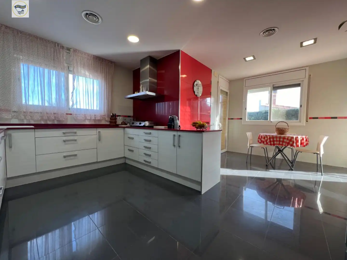 Chalet con piscina en venta en Roquetes, imagen 4