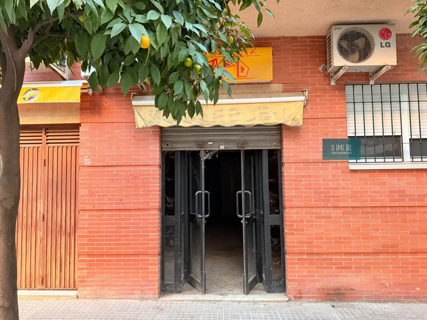 Commercial properties for sale in Calle Esturión, 39, San Jerónimo - La Bachillera