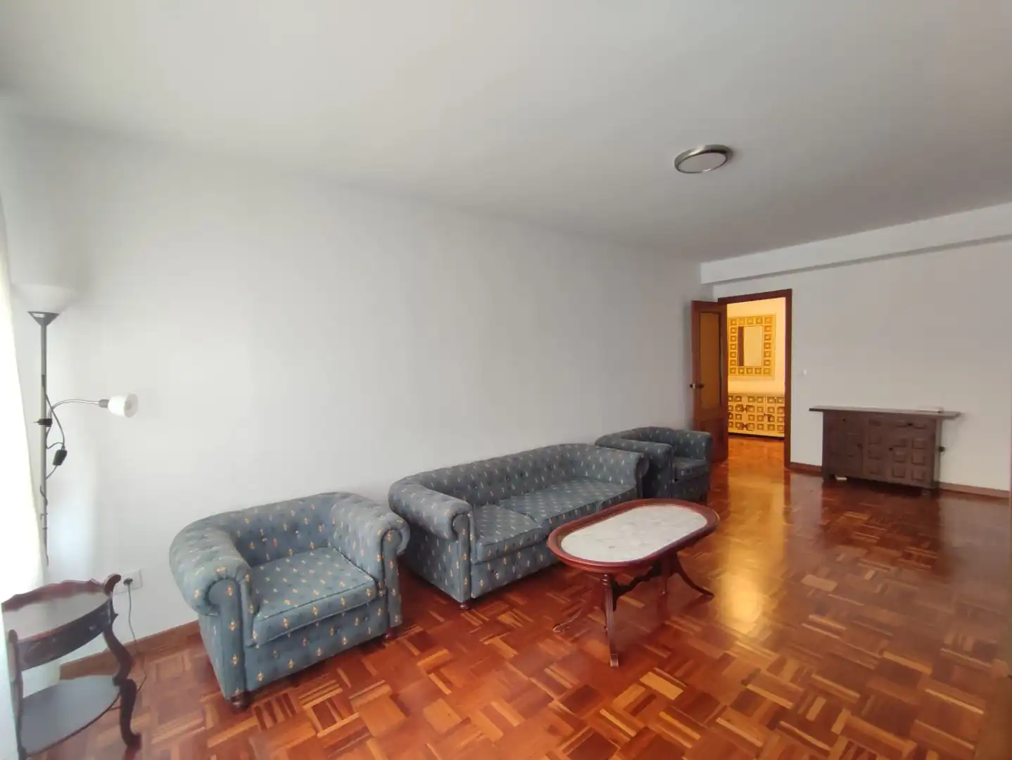 Living room of Flat for rent in Gijón   with Heating, Parquet flooring and Furnished