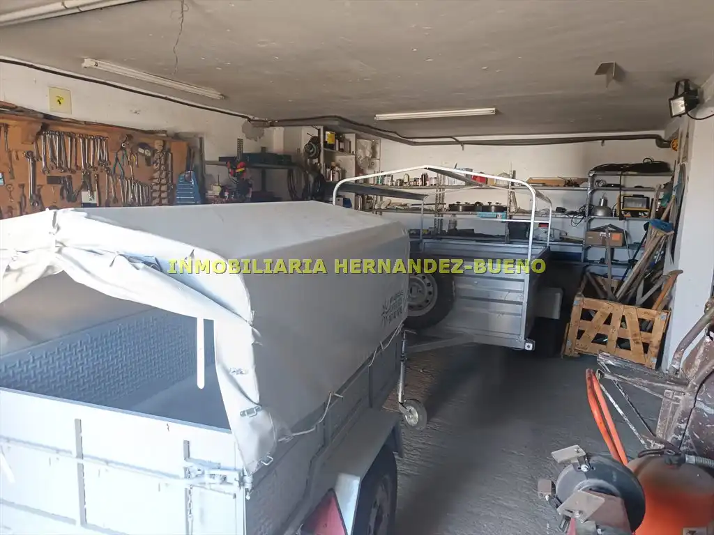 Büro zur Miete in Salamanca mit Klimaanlage, Heizung und Möbliert