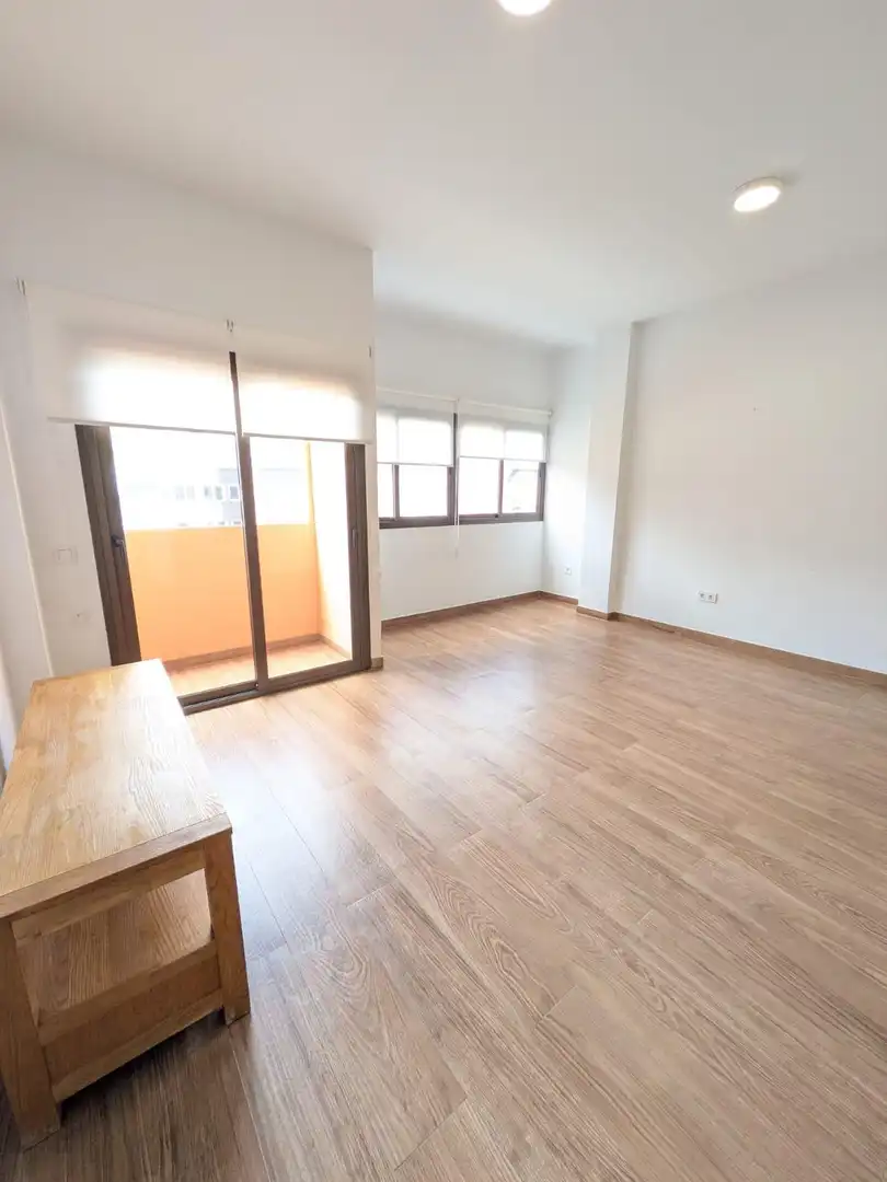 Habitación de Piso en venta en Las Palmas de Gran Canaria con Balcón