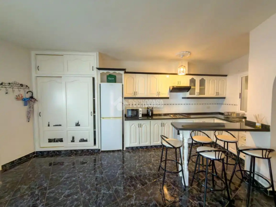 Cuina de Casa o xalet en venda en La Guancha amb Terrassa i Balcó