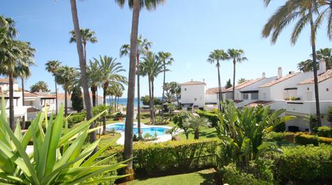 Foto 2 de Casa adosada de alquiler en Albatros-ur Bahia Marbell, 4, Bahía de Marbella, Málaga