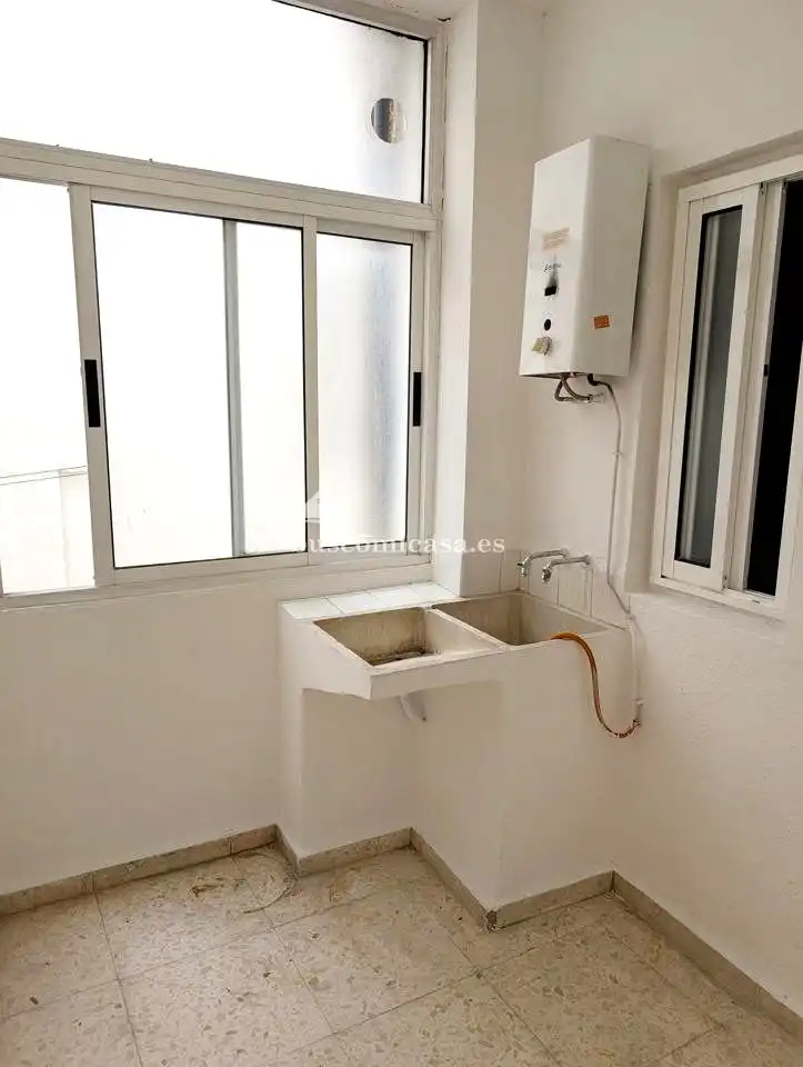 Habitación de Piso en venta en Jaén con Balcón