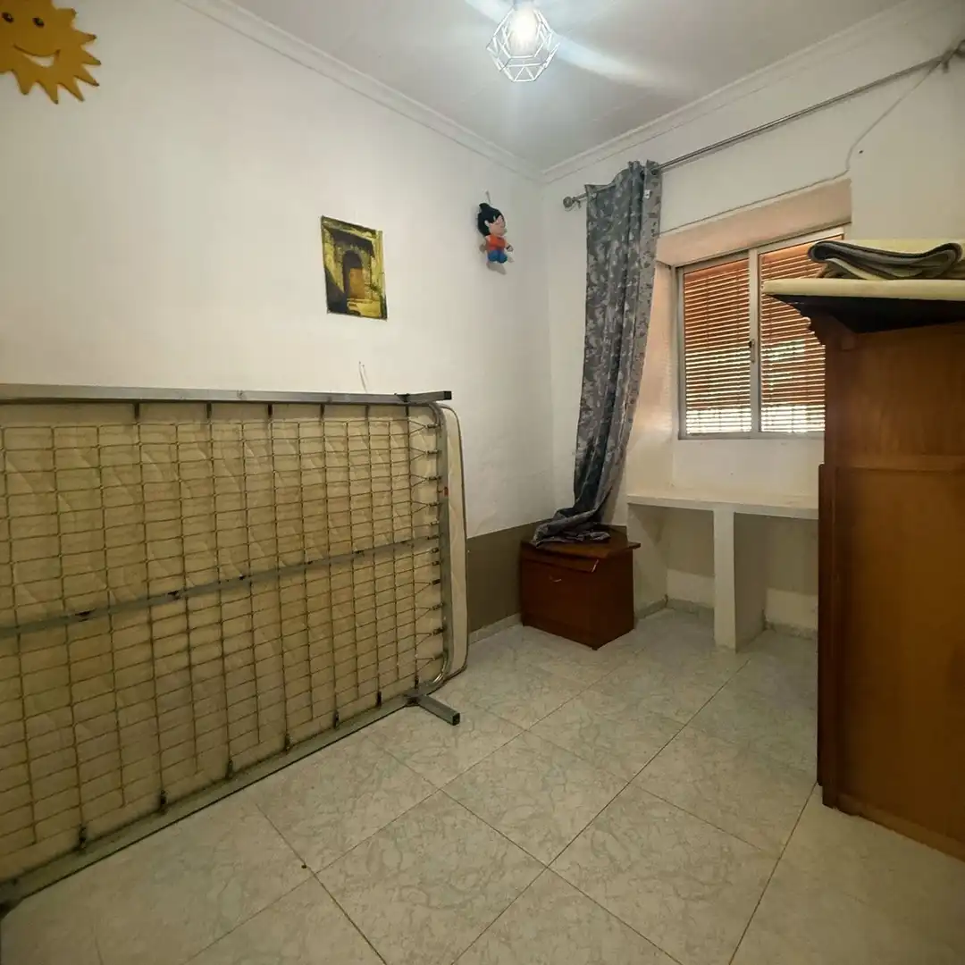 Habitación de Casa adosada en venta en Alameda
