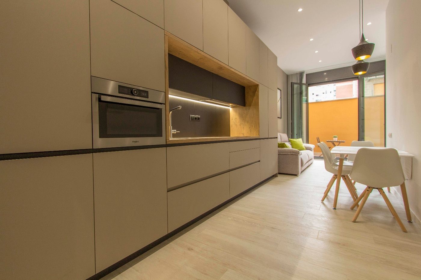Cuina de Apartament de lloguer en  Barcelona Capital amb Aire condicionat, Calefacció i Terrassa