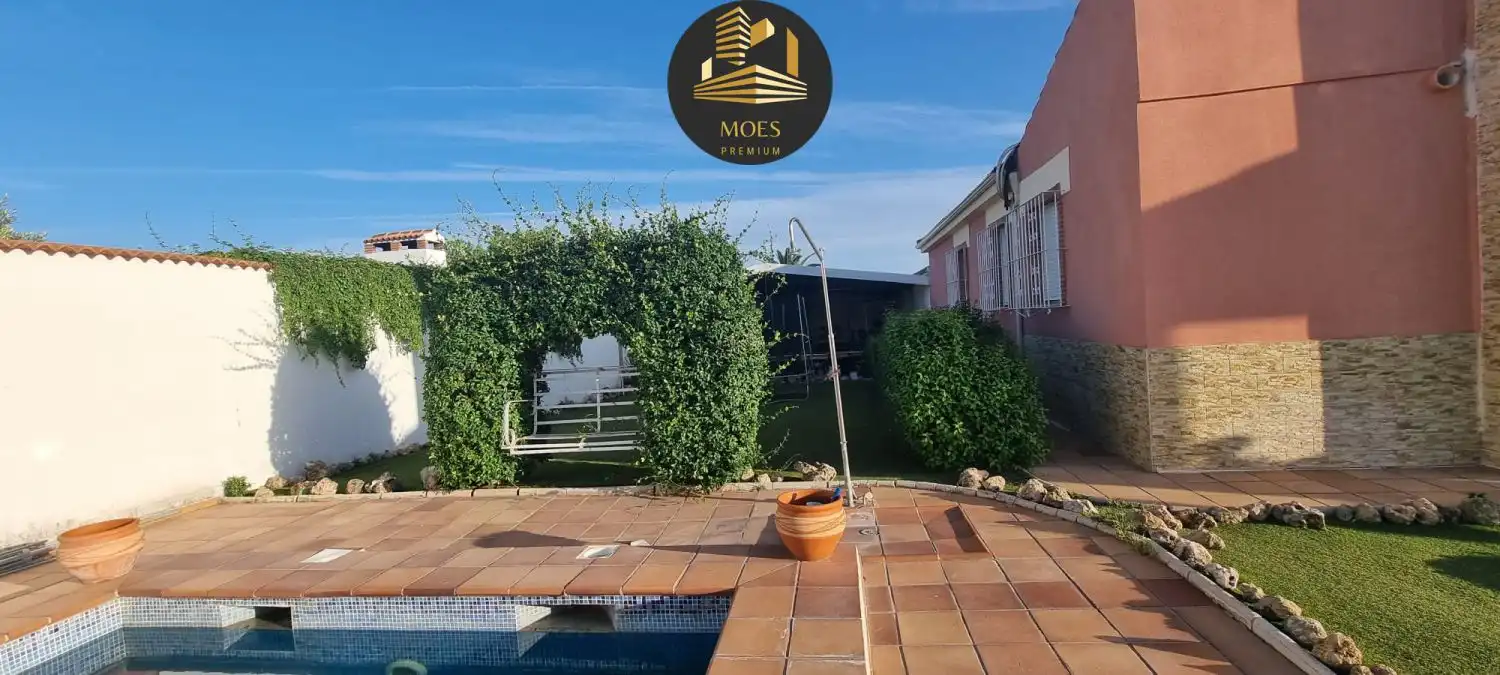 Casa con terraza en venta en Martos, imagen 3