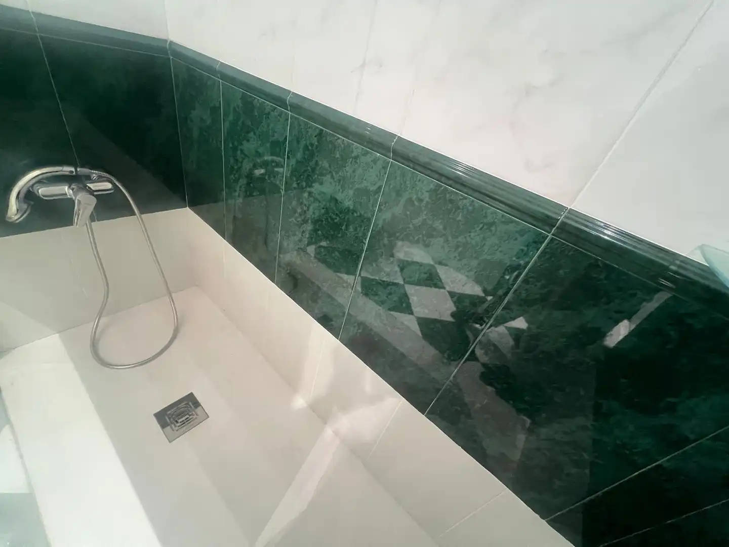 Baño de Piso de alquiler en Tavernes de la Valldigna con Aire acondicionado y Amueblado