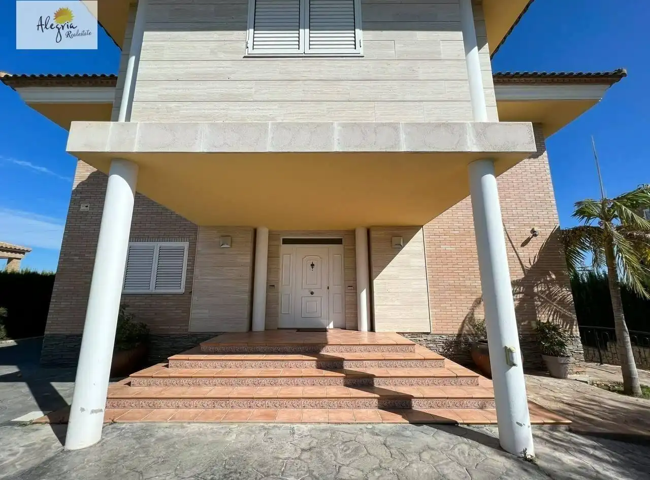 Vista exterior de Casa o chalet en venta en Manises con Aire acondicionado, Calefacción y Terraza