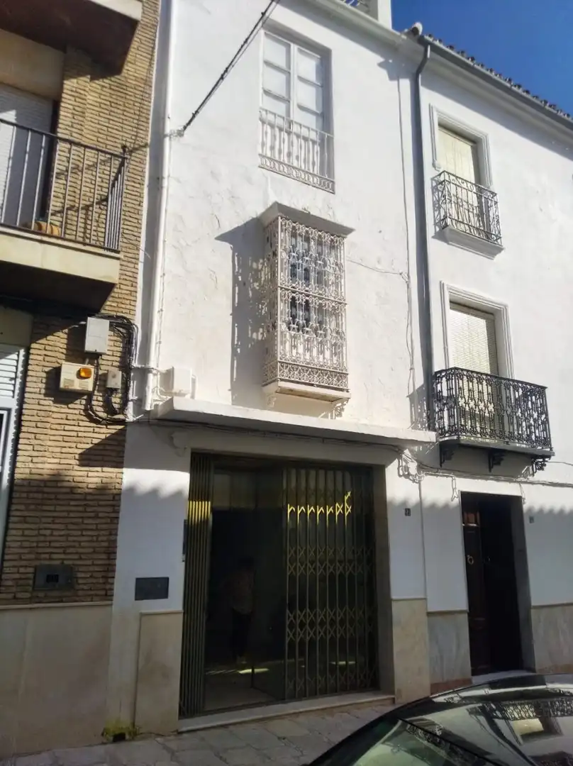 Vista exterior de Edificio en venta en Estepa