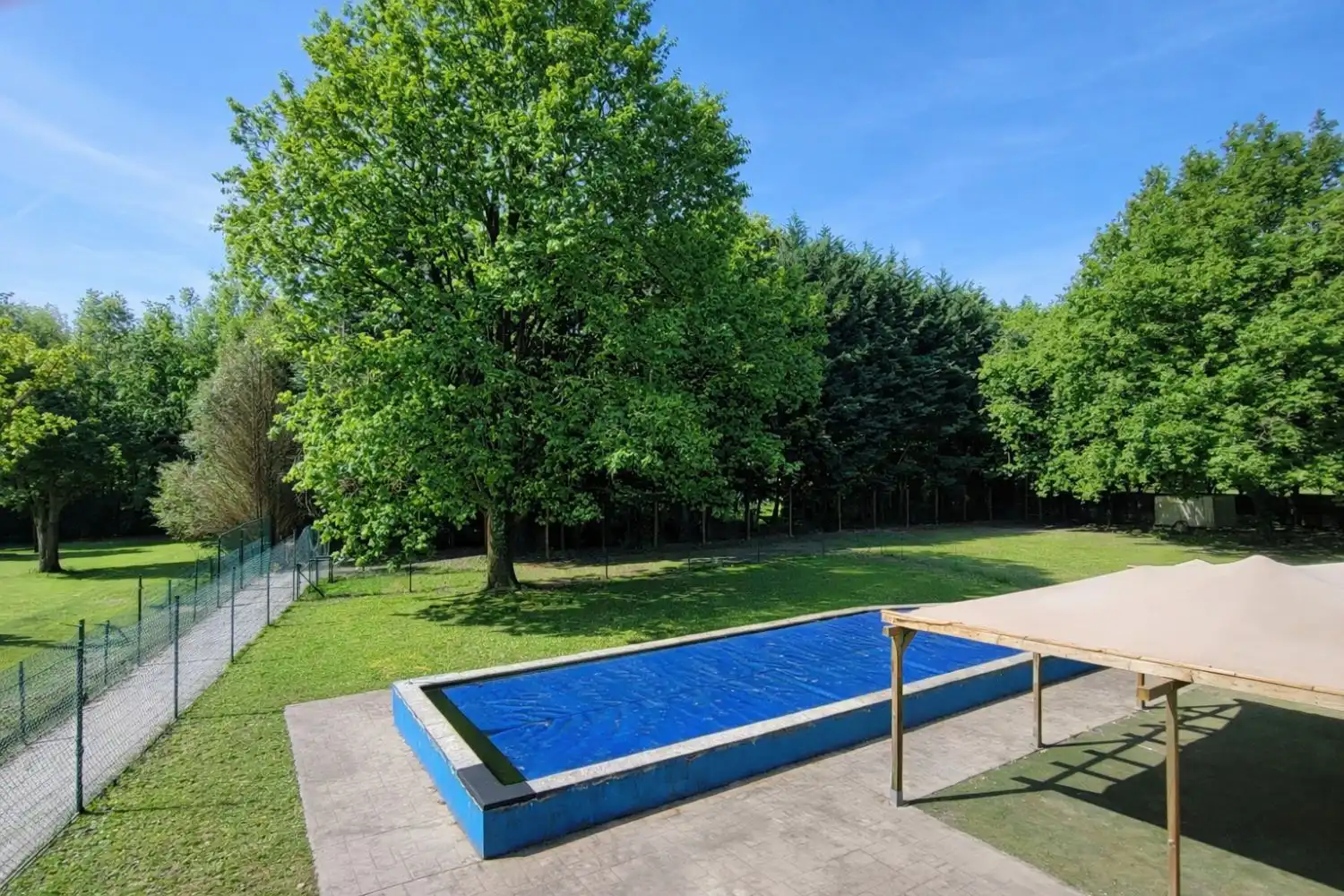 Piscina de Casa adosada en venda en Lezama amb Terrassa i Traster