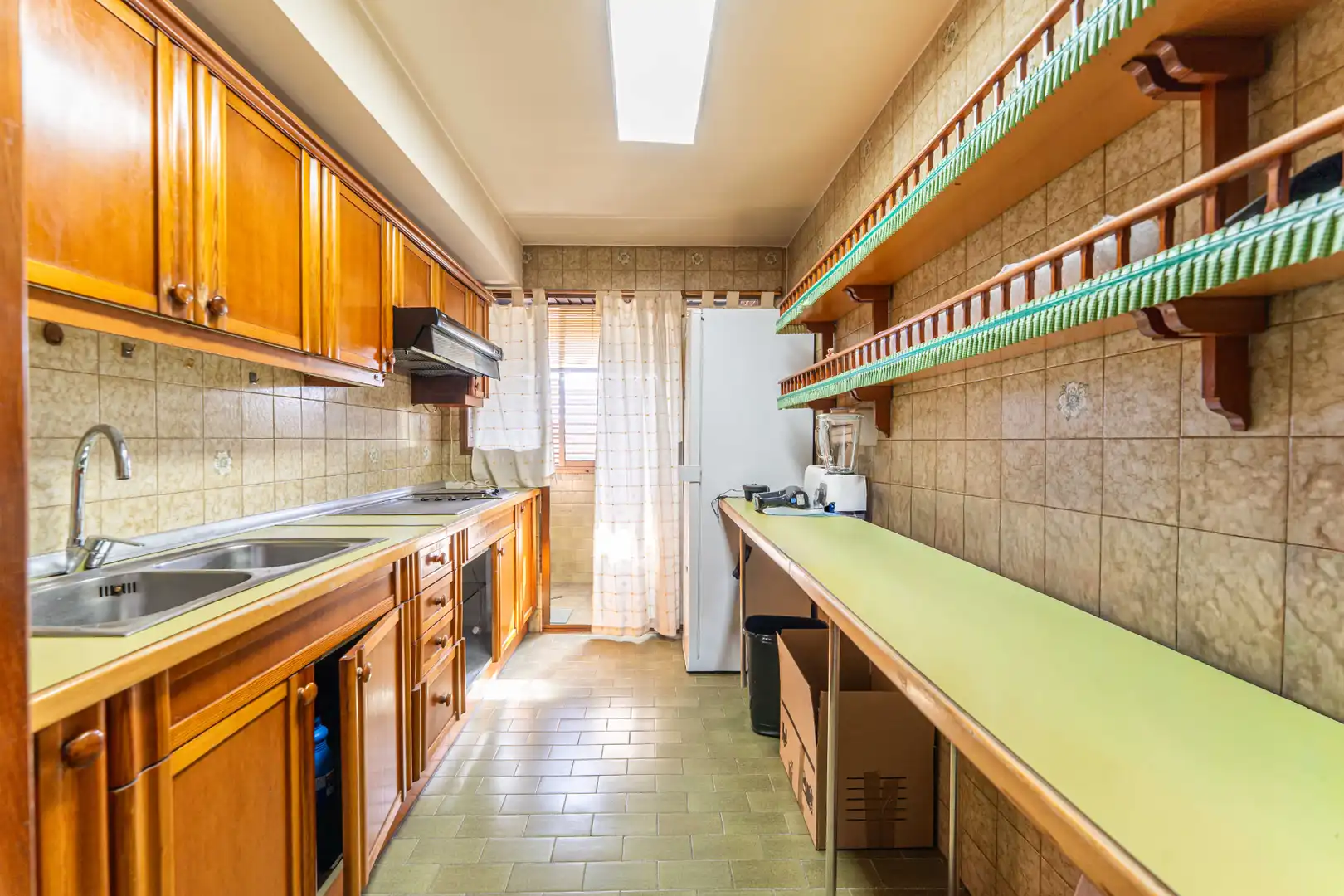 Cuina de Pis en venda en Madrid amb Calefacció, Parquet i Terrassa