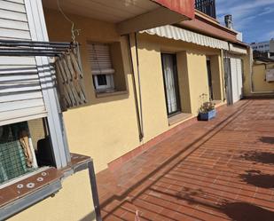 Exterior view of Attic for sale in L'Hospitalet de Llobregat  with Terrace and Oven