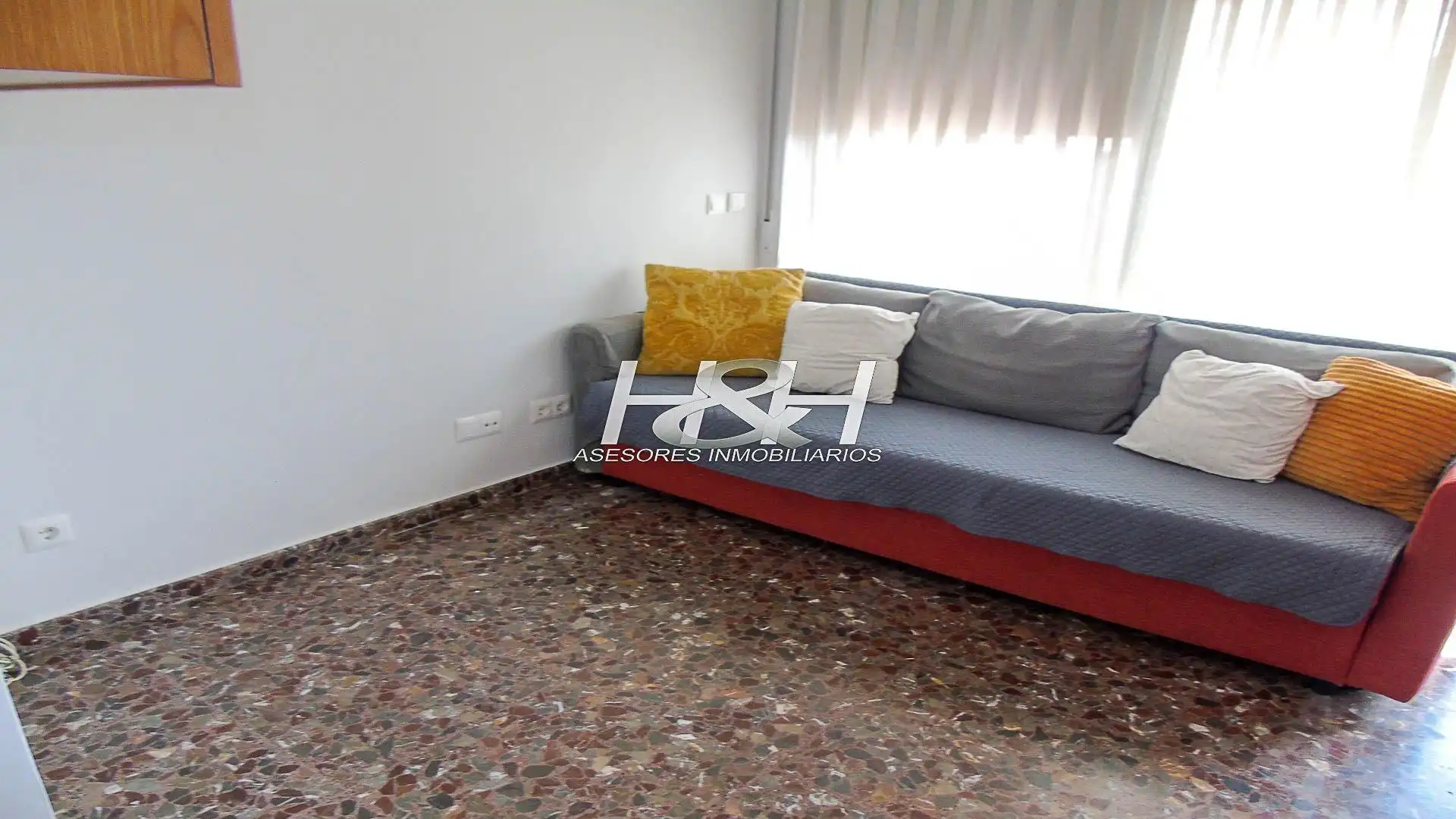 Sala de estar de Dúplex de alquiler en Burjassot con Aire acondicionado, Calefacción y Terraza