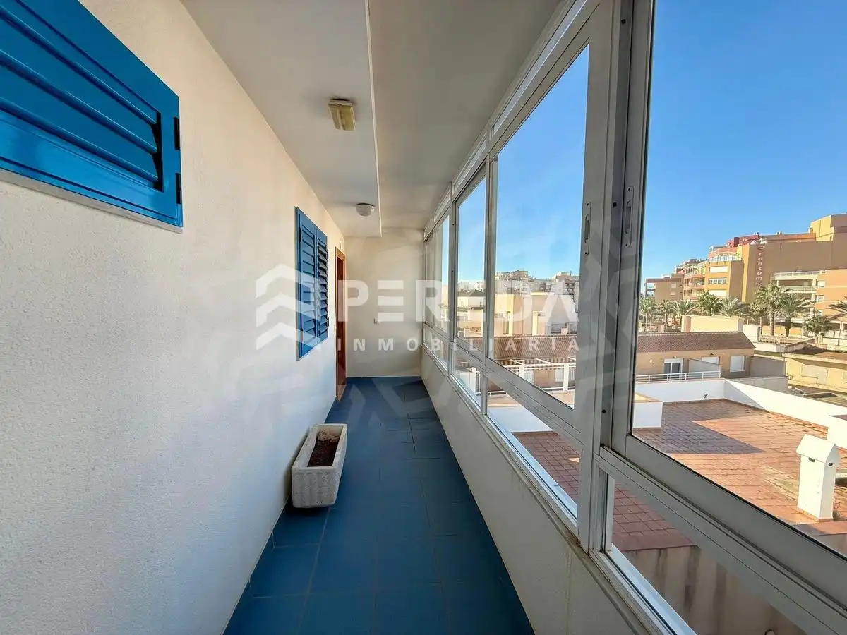Vista exterior de Ático en venta en Roquetas de Mar con Terraza