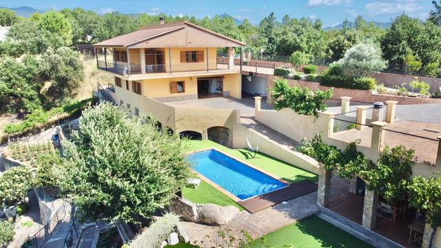 Casa-chalet en Venta en Riells i Viabrea