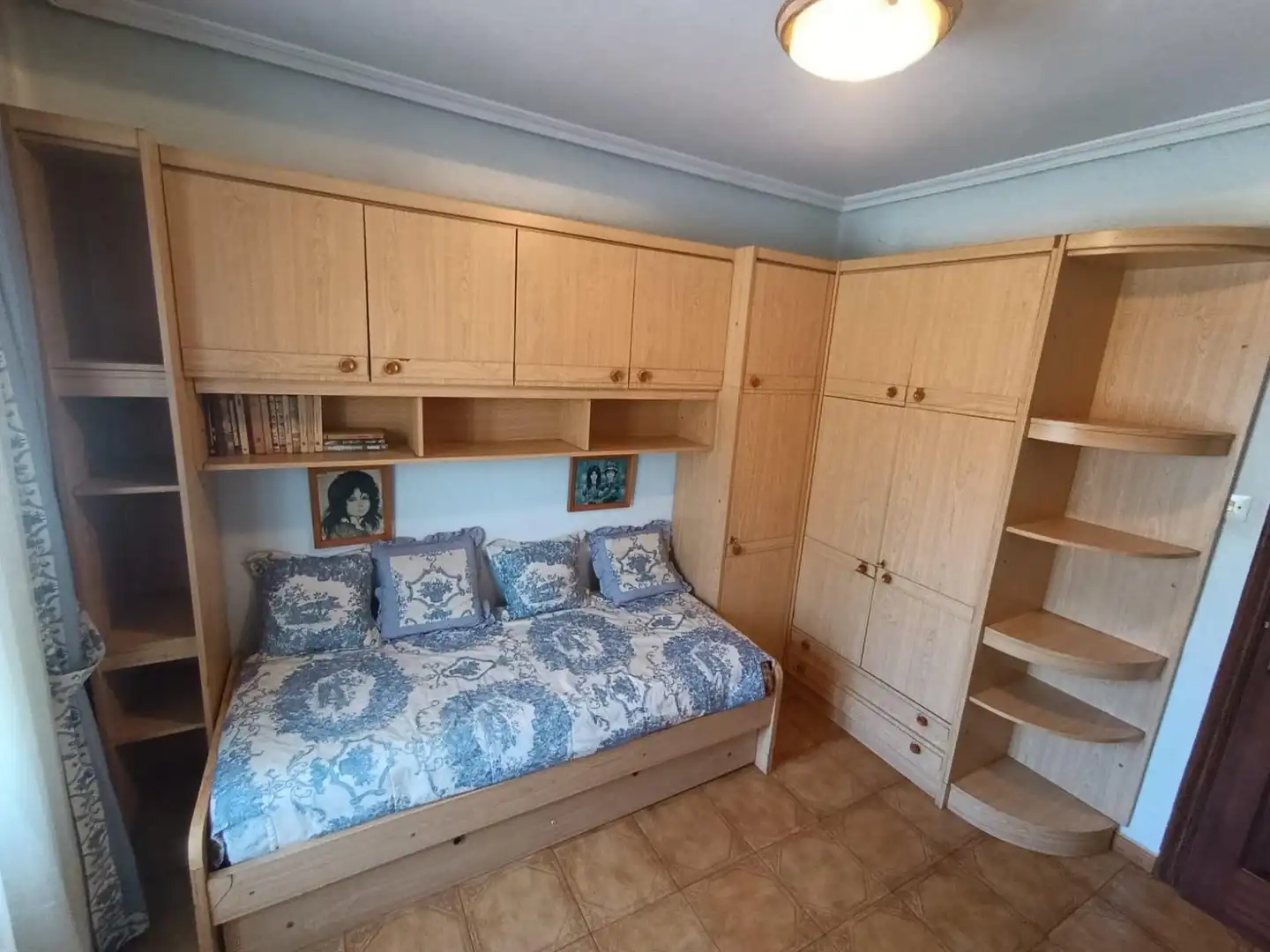 Bedroom of Flat for sale in Avilés  with Furnished