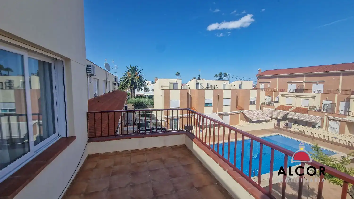 Piscina de Casa adosada en venta en Benicarló con Aire acondicionado, Terraza y Trastero