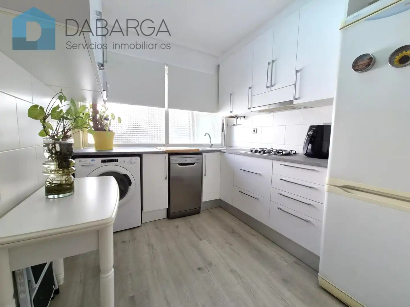 Kitchen of Flat for sale in Ripollet  with Air Conditioner, Parquet flooring and Oven
