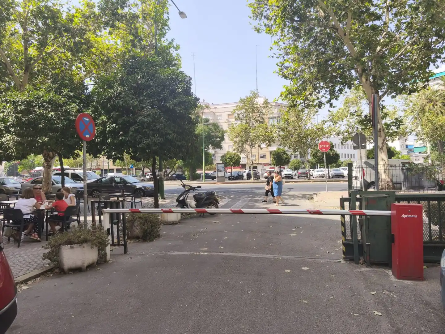 Außenansicht von Geschaftsraum zur Miete in Sevilla mit Klimaanlage