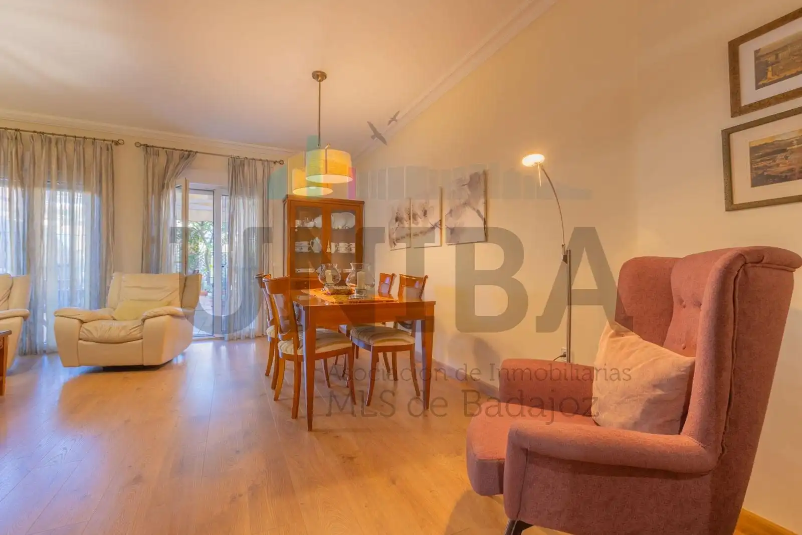 Sala d'estar de Casa adosada en venda en Badajoz amb Aire condicionat, Calefacció i Traster