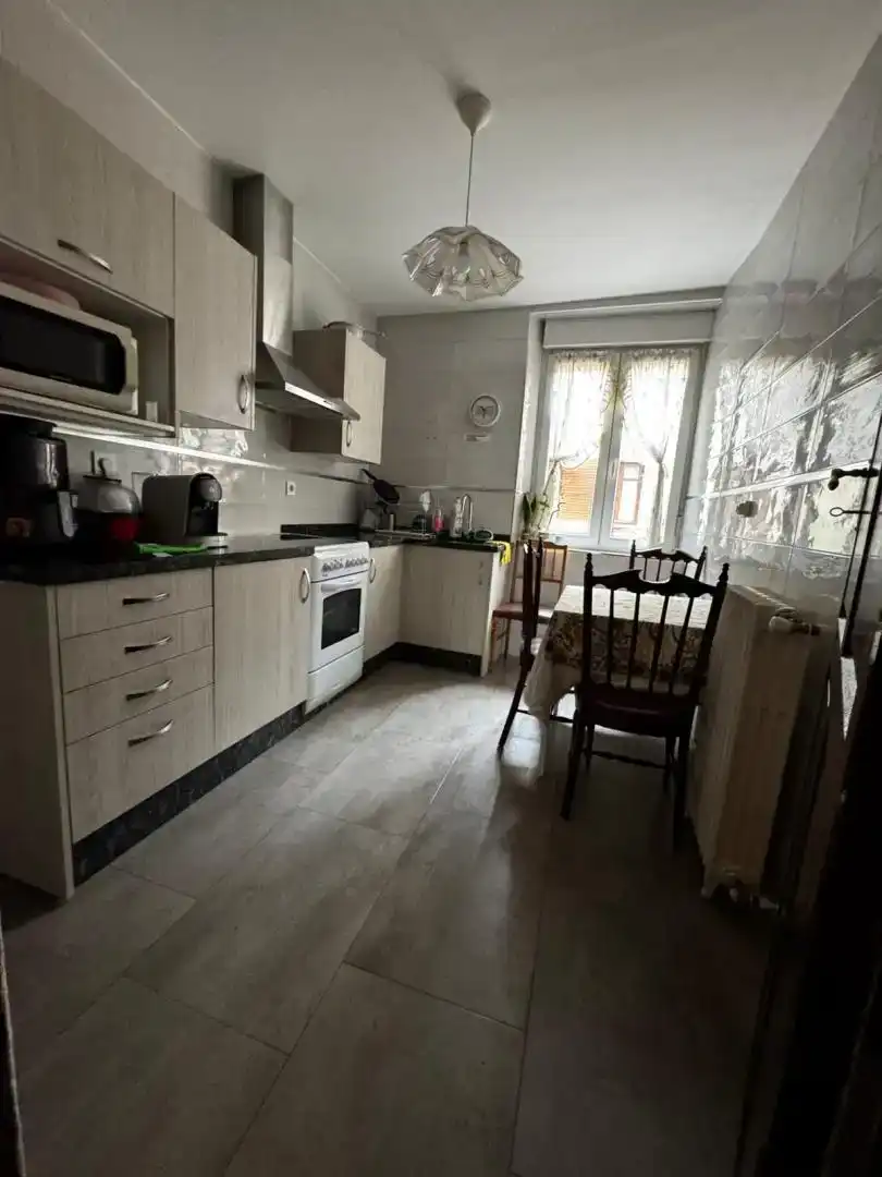 Kitchen of Flat for share in León Capital   with Furnished