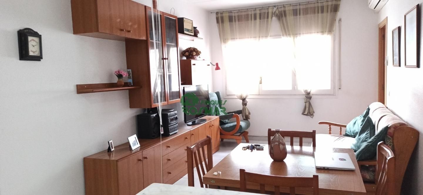 Sala d'estar de Planta baixa en venda en Blanes amb Aire condicionat