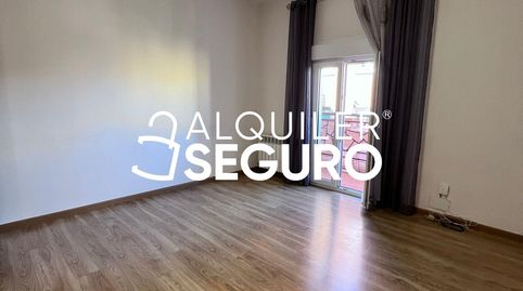Foto 3 de Piso de alquiler en De Leopoldo Gimeno, Centro Urbano, San Sebastián de los Reyes