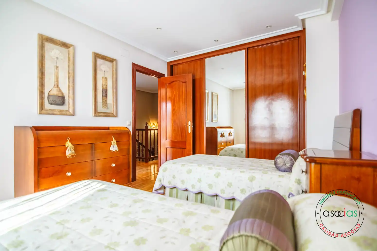 Habitación de Casa adosada en venta en Grado con Calefacción, Jardín privado y Parquet