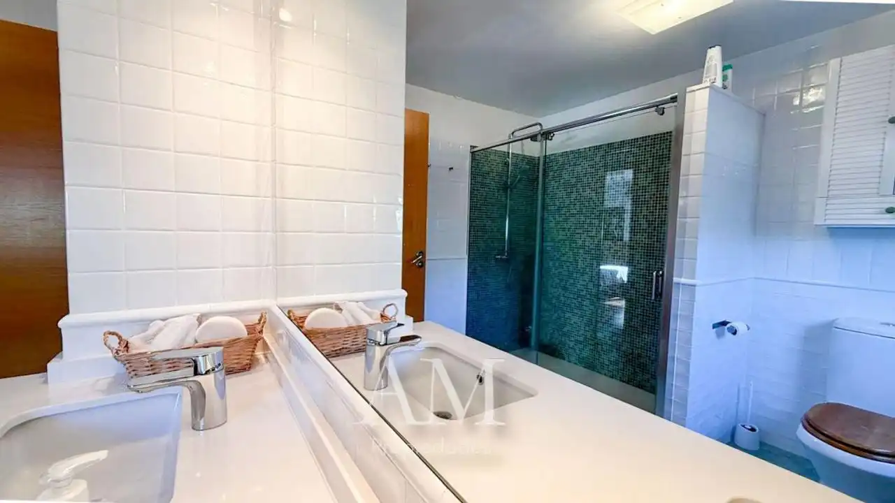 Baño de Casa o chalet en venta en Vigo  con Calefacción, Jardín privado y Terraza